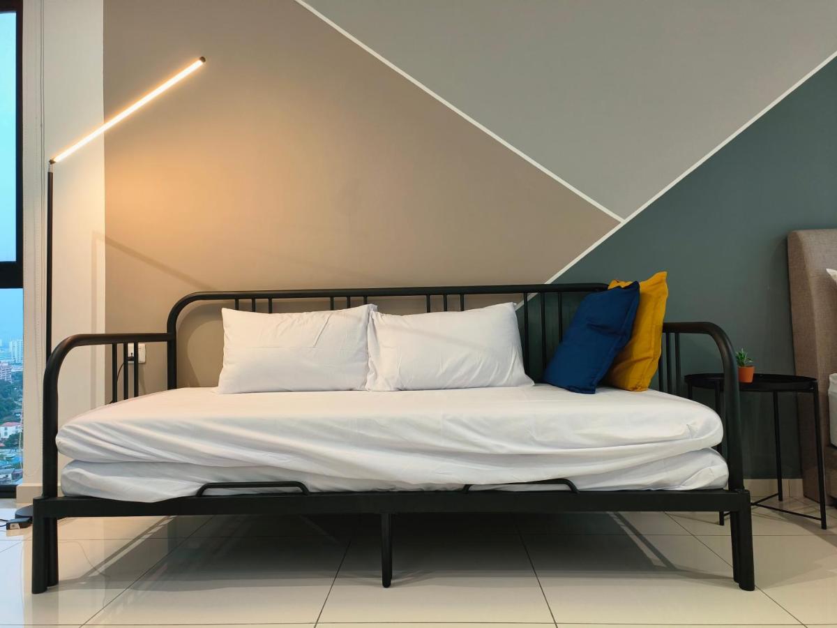 2Br Luxury Rooftop Swimming Pook Homestay@Georgetown@10Pax - 无敌美景两房民宿 Kültér fotó