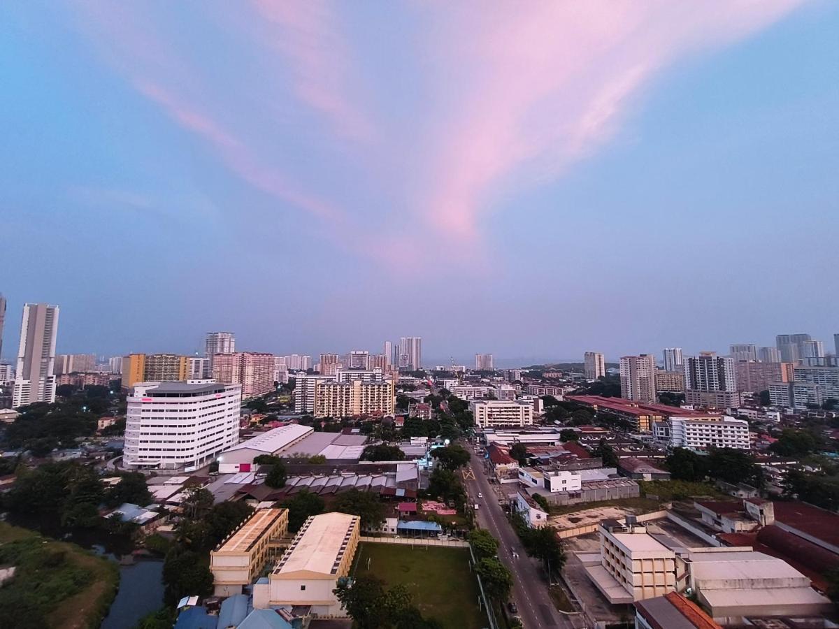 2Br Luxury Rooftop Swimming Pook Homestay@Georgetown@10Pax - 无敌美景两房民宿 Kültér fotó