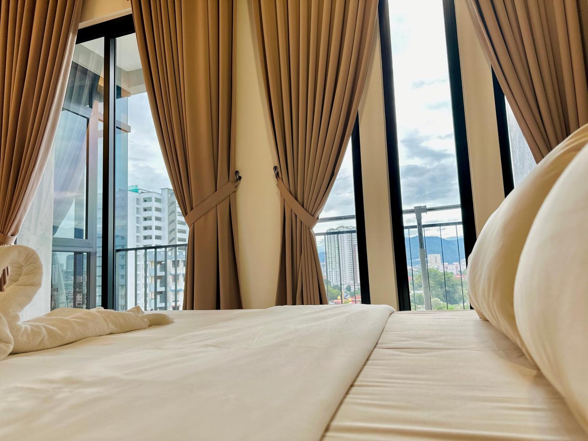 2Br Luxury Rooftop Swimming Pook Homestay@Georgetown@10Pax - 无敌美景两房民宿 Kültér fotó