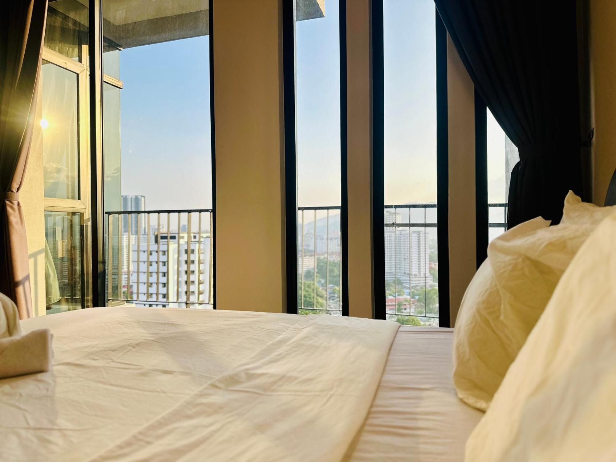 2Br Luxury Rooftop Swimming Pook Homestay@Georgetown@10Pax - 无敌美景两房民宿 Kültér fotó